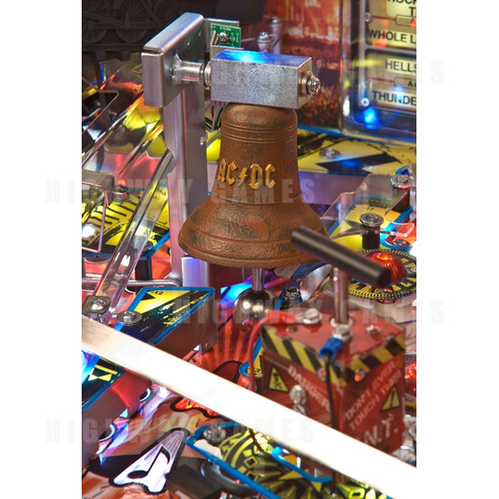 AC/DC Limited Edition (LE) Pinball Machine - Screenshot 1