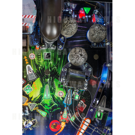 Alien Pinball Standard Edition  - Alien playfield