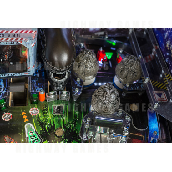 Alien Pinball Standard Edition  - Alien playfield