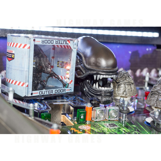 Alien Pinball Standard Edition  - Alien playfield