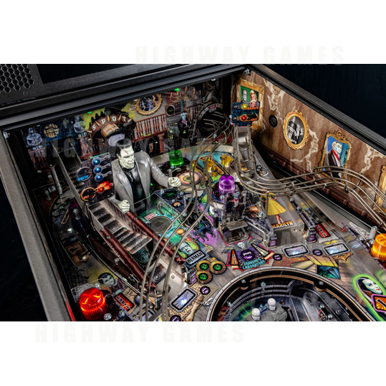 The Munsters Pinball Machine - Limited Edition - Munsters Limited Edition Herman Bash Toy